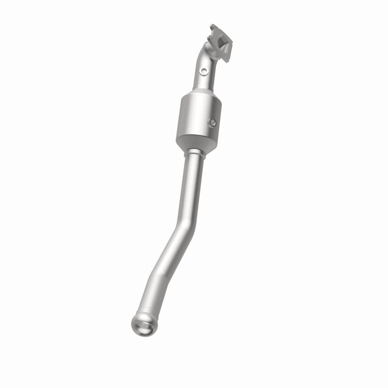 Load image into Gallery viewer, Magnaflow 13-15 Dodge Durango V6 3.6L OEM Grade / EPA Compliant Direct-Fit Catalytic Converter
