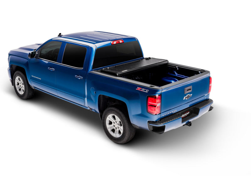 Load image into Gallery viewer, UnderCover 07-13 Chevy Silverado 1500 / 07-04 Silverado 2500 HD 6.5ft Flex Bed Cover
