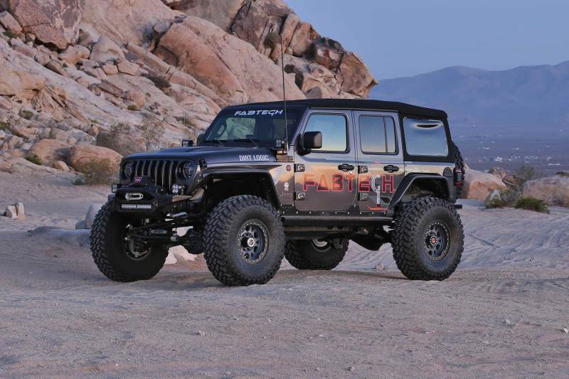 Load image into Gallery viewer, Fabtech 18-21 Jeep JL 4-Door 5in Crawler w/Dlss Resi
