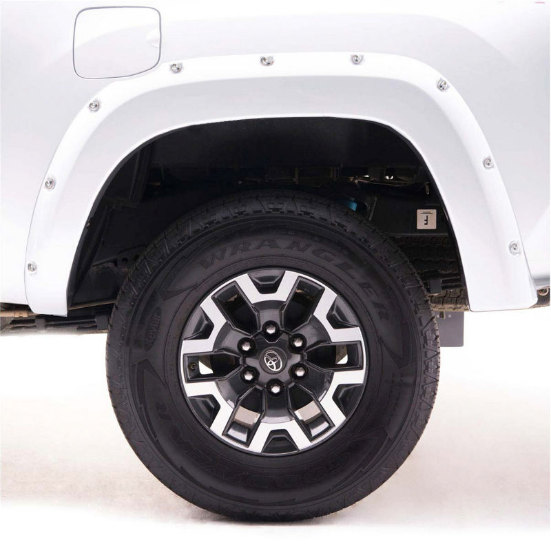 Load image into Gallery viewer, EGR 14+ Chev Silverado 6-8ft Bed Bolt-On Look Color Match Fender Flares - Set - Summit White
