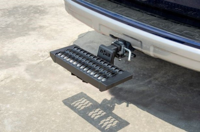 Load image into Gallery viewer, N-Fab Universal Growler Hitch Step - 2in Receiver
