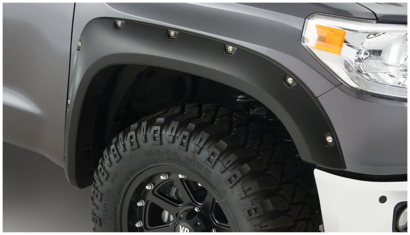 Load image into Gallery viewer, Bushwacker 14-18 Toyota Tundra Fleetside Pocket Style Flares 4pc 66.7/78.7/97.6in Bed - Black
