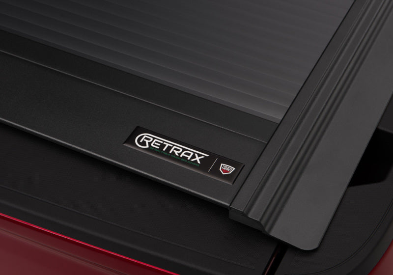 Load image into Gallery viewer, Retrax 07-13 Chevy/GMC 1500 5.8ft Bed (Wide RETRAX Rail) RetraxONE MX
