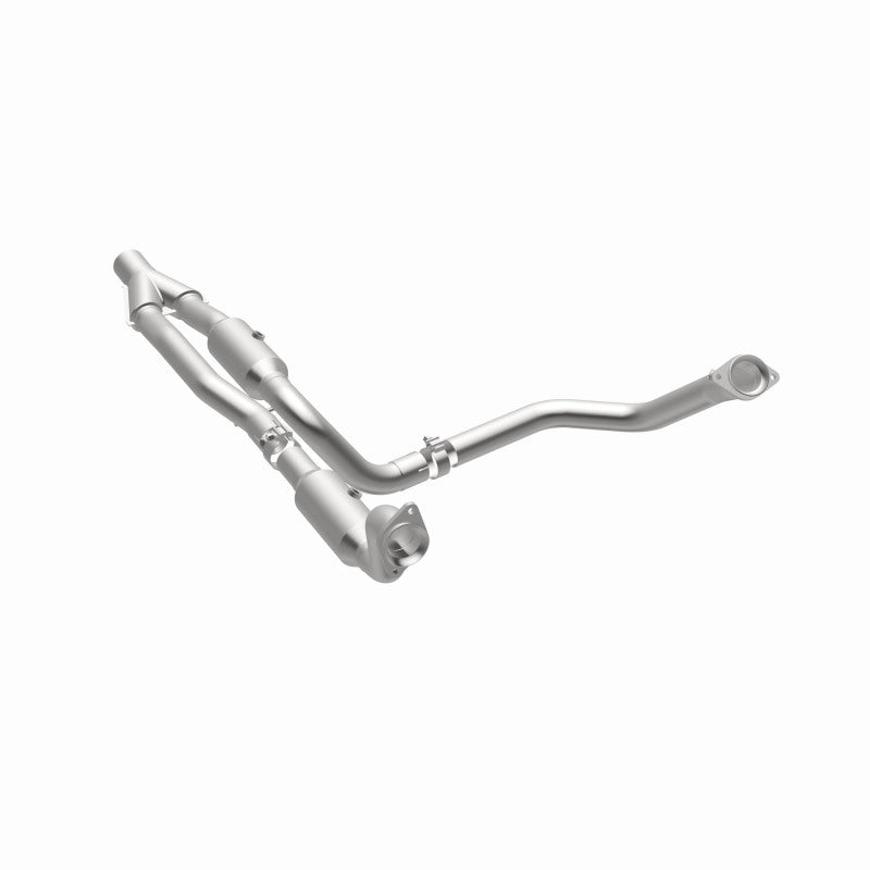 Load image into Gallery viewer, MagnaFlow 2012 Ram 1500 Tradesman HD V8 5.7L OEM Underbody Direct-Fit Catalytic Converter
