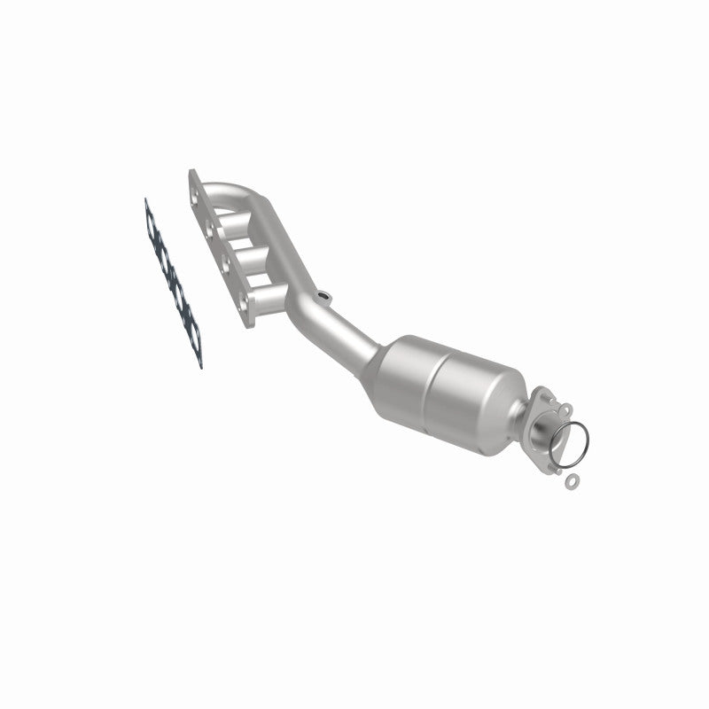Load image into Gallery viewer, MagnaFlow Direct-Fit SS Catalytic Converter 04-06 Nissan Titan 5.6L V8 (California)
