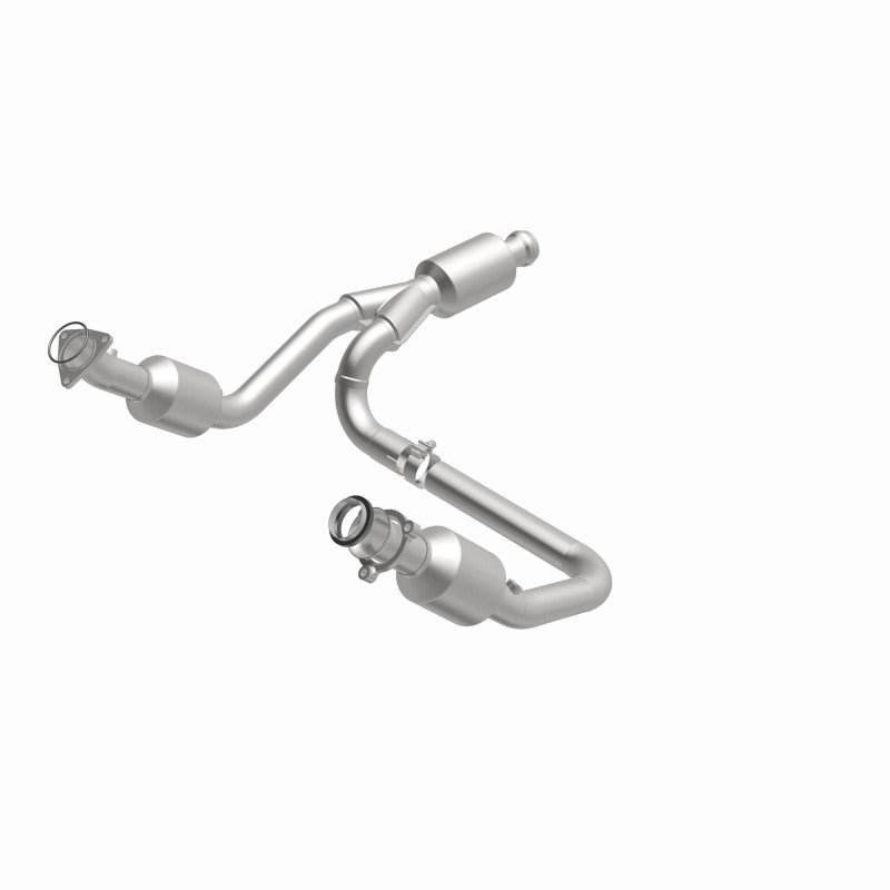 Load image into Gallery viewer, Magnaflow 14-15 Chevrolet Silverado 1500 Underbody 4.3L / 5.3L Direct-Fit Catalytic Converter
