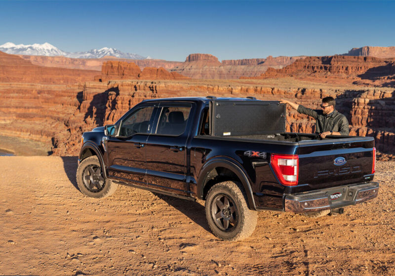 Load image into Gallery viewer, UnderCover 2021+ Ford F-150 Crew Cab 6.5ft Armor Flex Bed Cover
