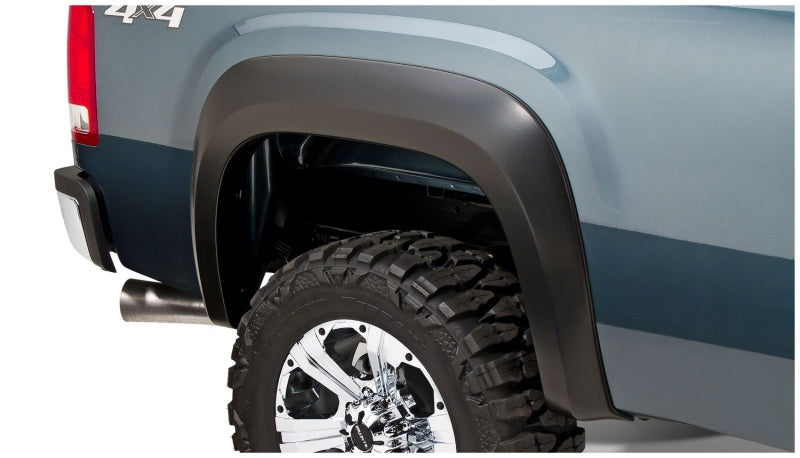 Load image into Gallery viewer, Bushwacker 07-13 GMC Sierra 1500 Fleetside Extend-A-Fender Style Flares 4pc 69.3in Bed - Black
