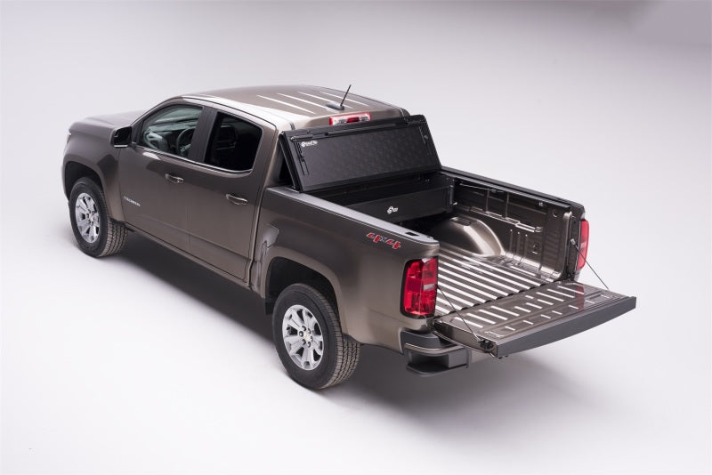 Load image into Gallery viewer, BAK 2023+ Chevy Colorado Crew Cab 5.2ft Bed BAKFlip G2
