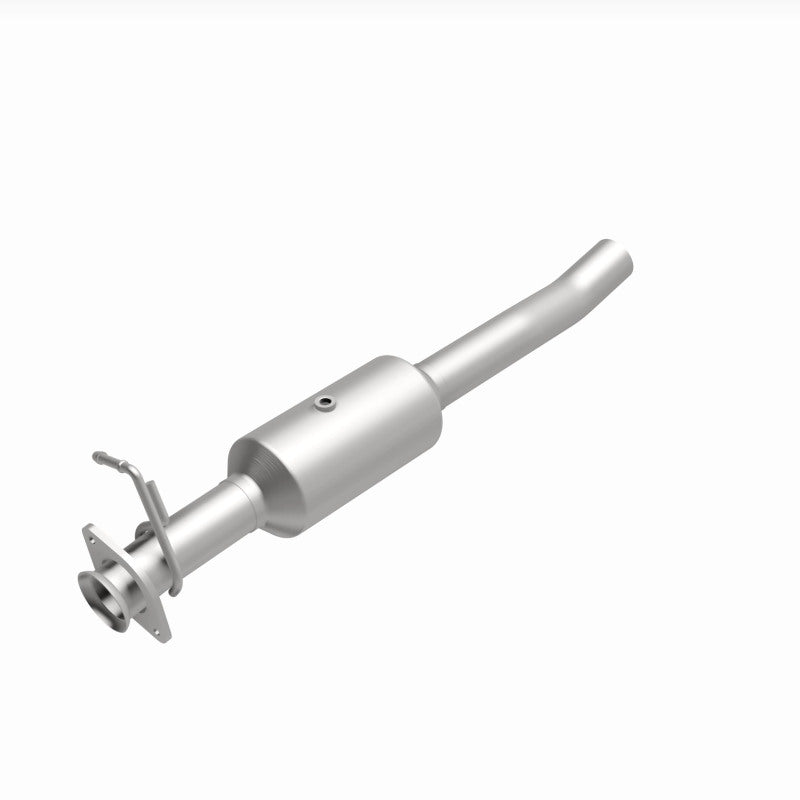 Load image into Gallery viewer, MagnaFlow 16-19 Ford F-650 V10 6.8L Underbody Direct Fit Catalytic Converter
