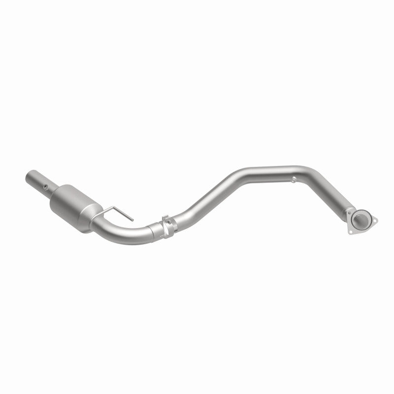 Load image into Gallery viewer, MagnaFlow 2009 Chevrolet Express 4500 V8 6.0L Left Underbody Catalytic Converter
