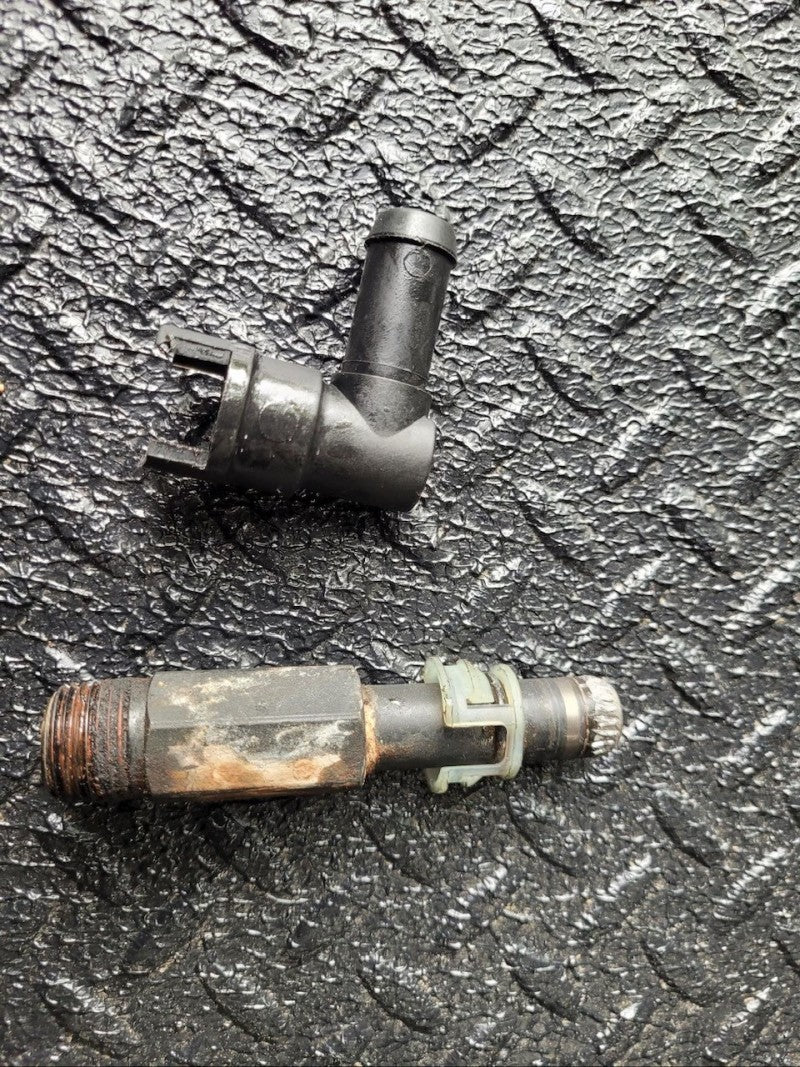 Load image into Gallery viewer, Mishimoto 2007.5+ Ram 6.7L Cummins Top Heater Hose Upgrade
