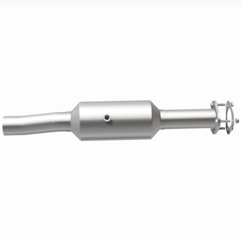 Load image into Gallery viewer, MagnaFlow 16-19 Ford E-450 Super Duty Base V10 6.8L Underbody Direct-Fit Catalytic Converter
