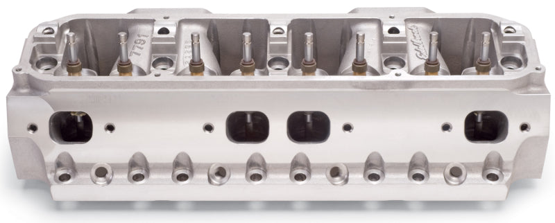 Load image into Gallery viewer, Edelbrock Big-Block Chrysler Victor B/Rb Heads w/ Valves
