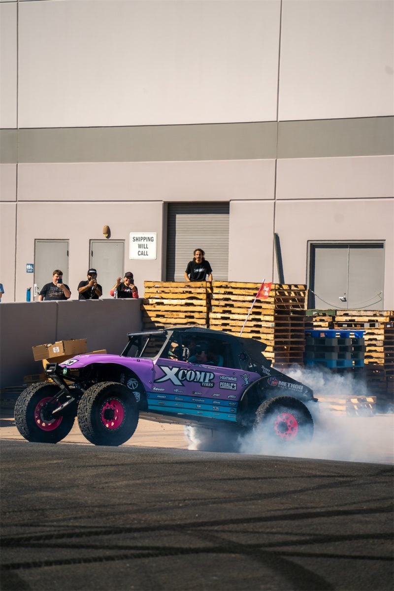 Load image into Gallery viewer, Rigid Industries x SHREDDY 360-Series 4in Lights w/Wt Bcklght (2) + 6 Covers (2 Pink/2 Teal/2 Blk)
