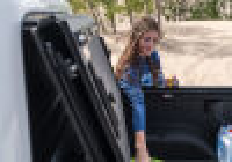 Load image into Gallery viewer, BAK 2020 Jeep Gladiator 5ft Bed BAKFlip MX4
