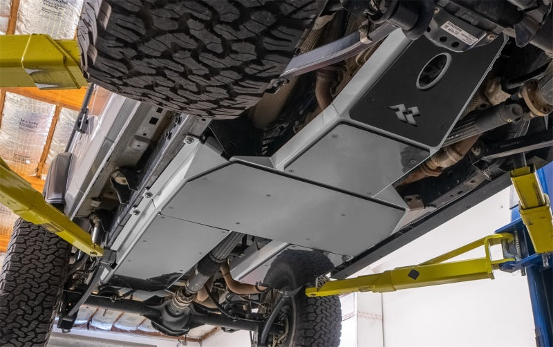 Load image into Gallery viewer, Rugged Ridge 18-23 Jeep Wrangler JLU 4dr Alum. Skid Plate for Gas Tank/Exhaust - Tex. Blk
