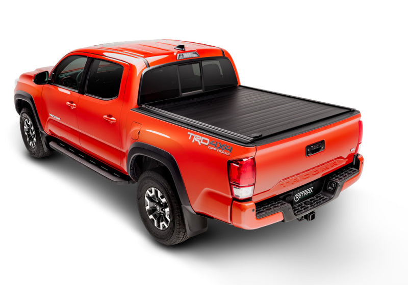 Load image into Gallery viewer, Retrax 2022 Tundra Regular &amp; Double Cab 6.5in Bed w/Deck Rail System ProMX Retractable Tonneau Cover
