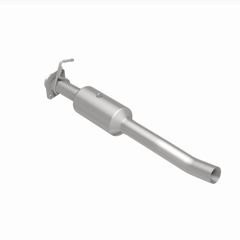 Load image into Gallery viewer, MagnaFlow 16-19 Ford F-650 V10 6.8L Underbody Direct Fit Catalytic Converter
