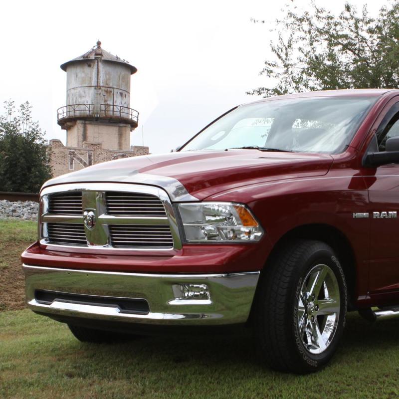 Load image into Gallery viewer, AVS 03-05 Chevy Silverado 1500 Aeroskin Low Profile Hood Shield - Chrome
