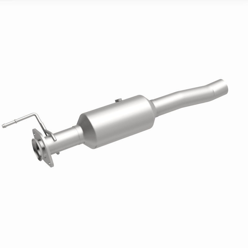 Load image into Gallery viewer, MagnaFlow 18-19 Ford F-450 Super Duty V10 6.8L Underbody Direct Fit Catalytic Converter
