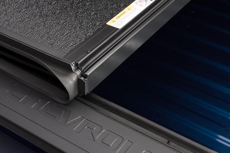 Load image into Gallery viewer, UnderCover 99-07 Chevy Silverado 1500 6.5ft Flex Bed Cover
