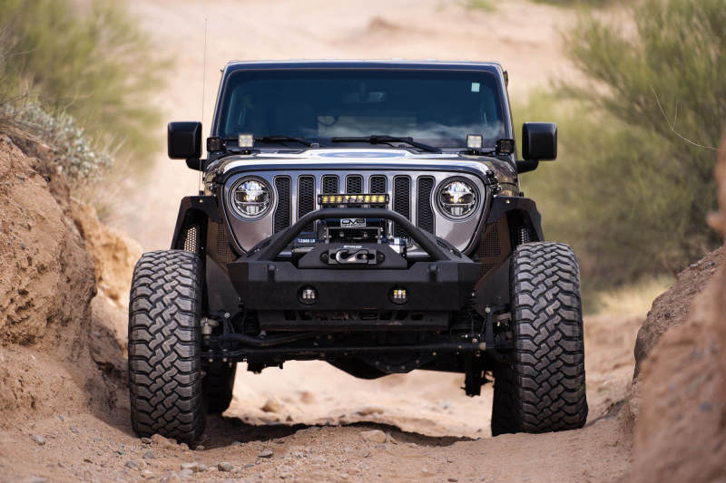 Load image into Gallery viewer, DV8 Offroad 18-22 Jeep Gladiator JT Cowl Light Bar Bracket
