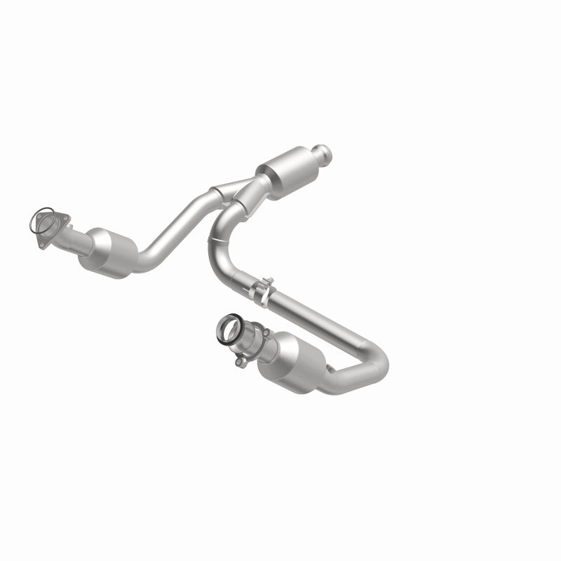 Load image into Gallery viewer, Magnaflow 14-15 Chevrolet Silverado 1500 Underbody 4.3L / 5.3L Direct-Fit Catalytic Converter
