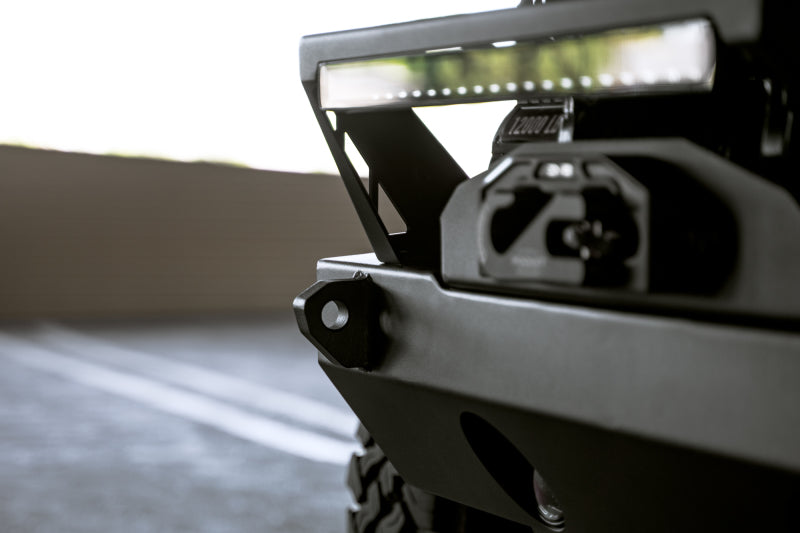 Load image into Gallery viewer, DV8 Offroad 07-23 Jeep Wrangler/Gladiator JT/JK/JL FS-25 Stubby Front Bumper w/Plated Bull Bar
