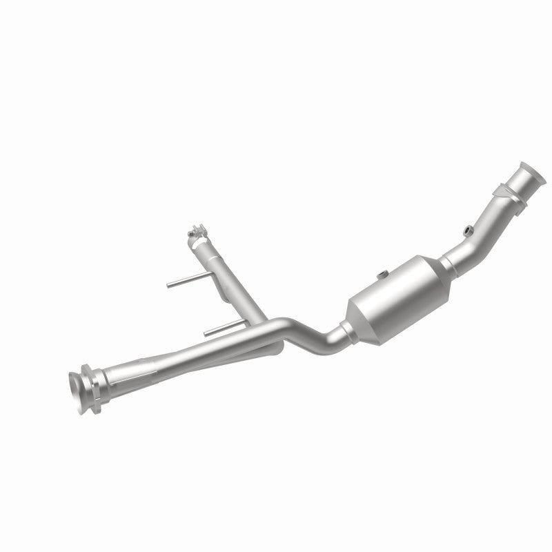 Load image into Gallery viewer, MagnaFlow 18-20 Ford F-150 V6 3.3L Right Underbody Direct-Fit Catalytic Converter
