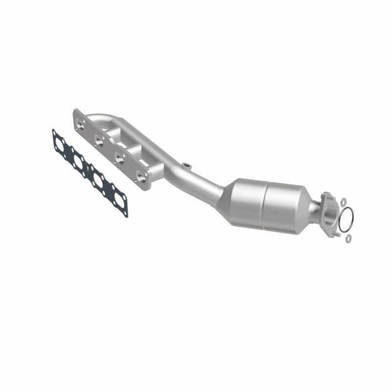 Load image into Gallery viewer, MagnaFlow Direct-Fit SS Catalytic Converter 04-06 Nissan Titan 5.6L V8 (California)
