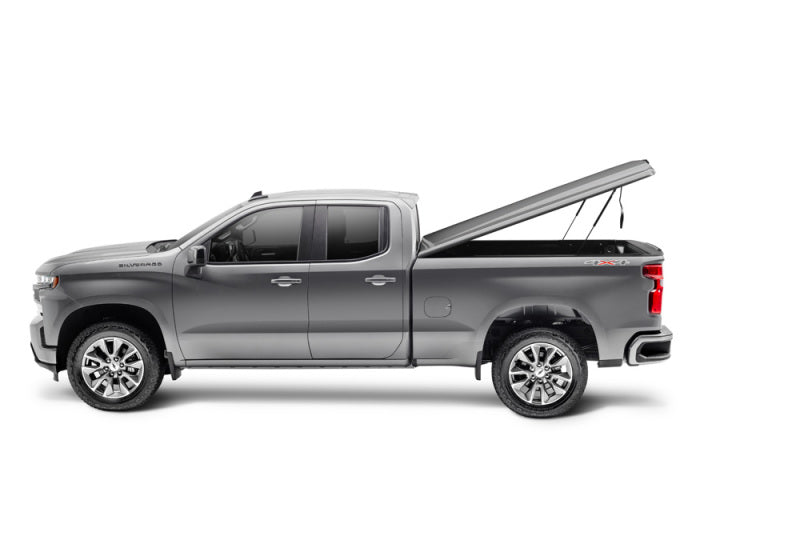 Load image into Gallery viewer, UnderCover 19-20 GMC Sierra 1500 (w/o MultiPro TG) 5.8ft Elite LX Bed Cover - Glory Red
