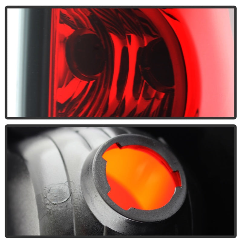 Load image into Gallery viewer, xTune 03-06 Chevrolet Silverado 1500 (w/o Stepside) Tail Light - OEM Right (ALT-JH-CS03-OE-R)
