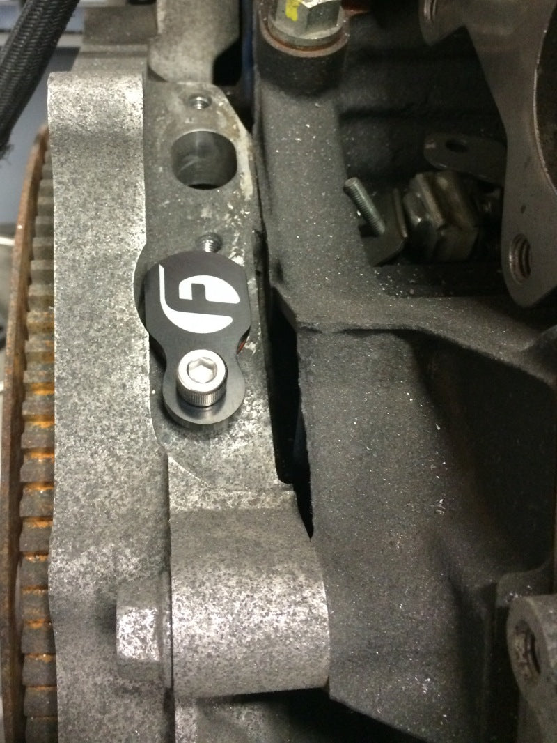 Load image into Gallery viewer, Fleece Performance 11-15 Duramax LML Rear Engine Cover Coolant Return Plug
