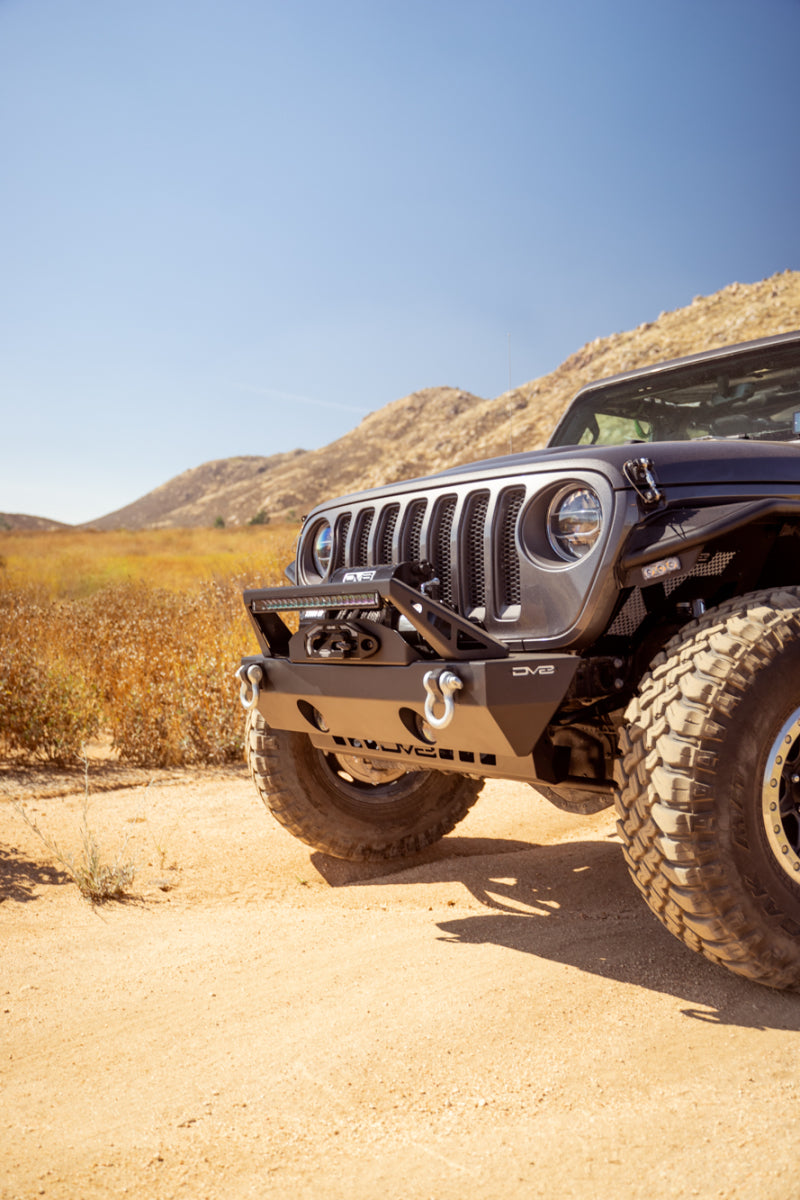 Load image into Gallery viewer, DV8 Offroad 07-23 Jeep Wrangler/Gladiator JT/JK/JL FS-25 Stubby Front Bumper w/Plated Bull Bar
