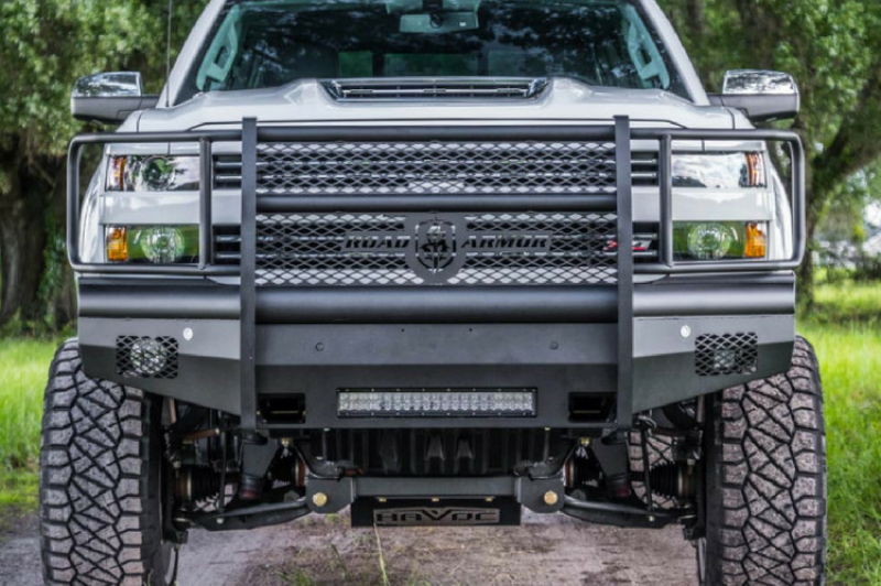 Load image into Gallery viewer, Road Armor 15-19 Chevy 2500 Vaquero Front Bumper Full Guard - Tex Blk

