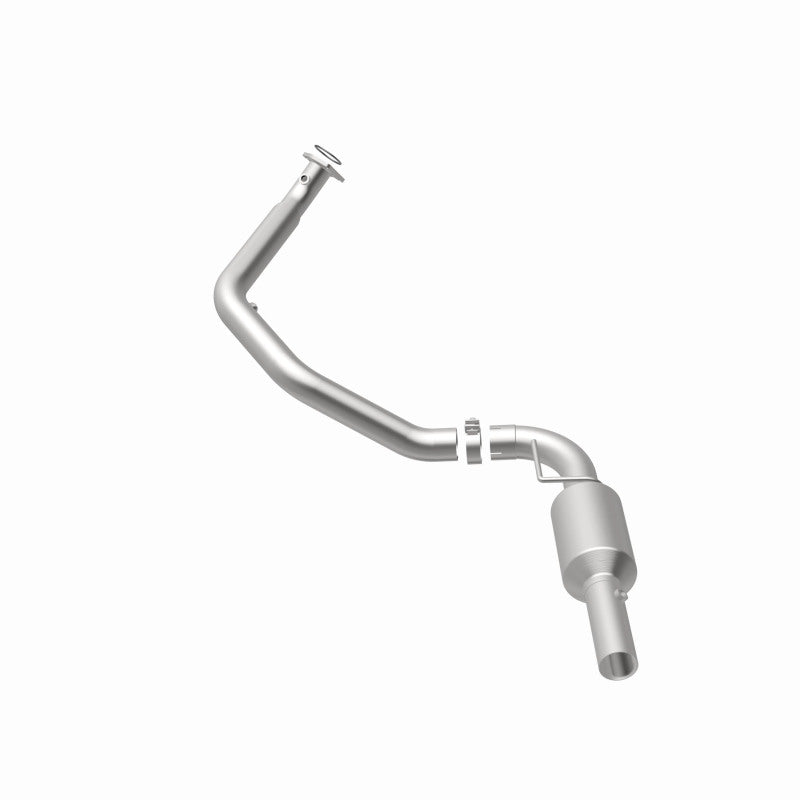 Load image into Gallery viewer, MagnaFlow 2009 Chevrolet Express 4500 V8 6.0L Left Underbody Catalytic Converter
