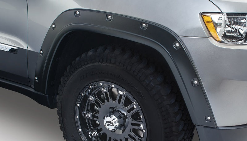 Load image into Gallery viewer, Bushwacker 11-18 Jeep Grand Cherokee Pocket Style Flares 2pc Does Not Fit SRT8 - Black
