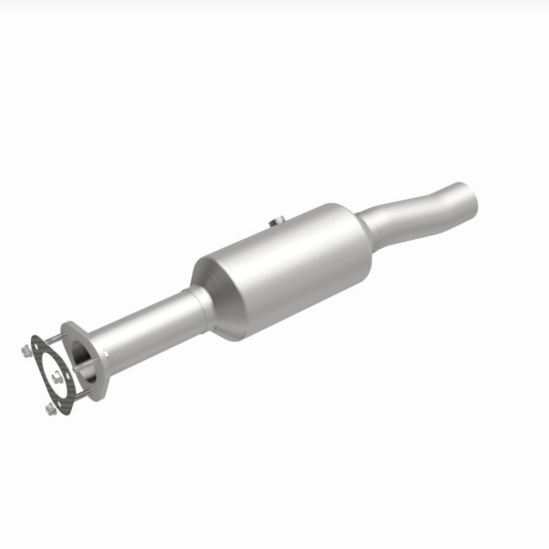 Load image into Gallery viewer, MagnaFlow 16-19 Ford E-450 Super Duty Base V10 6.8L Underbody Direct-Fit Catalytic Converter
