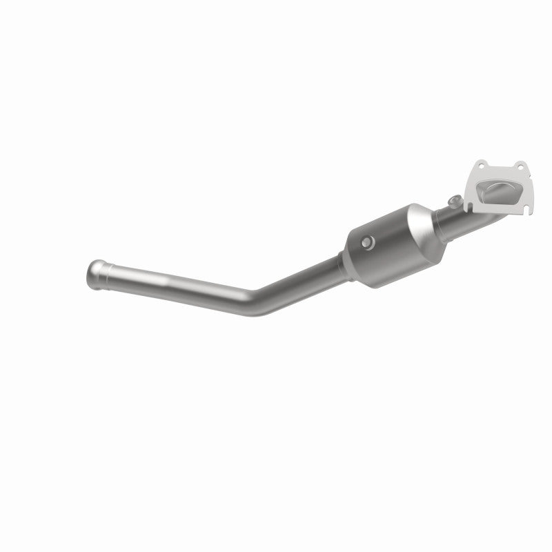 Load image into Gallery viewer, Magnaflow 13-15 Dodge Durango V6 3.6L OEM Grade / EPA Compliant Direct-Fit Catalytic Converter

