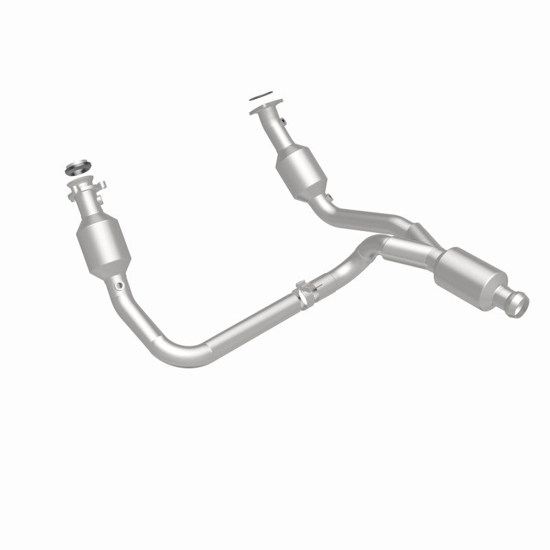 Load image into Gallery viewer, Magnaflow 14-15 Chevrolet Silverado 1500 Underbody 4.3L / 5.3L Direct-Fit Catalytic Converter
