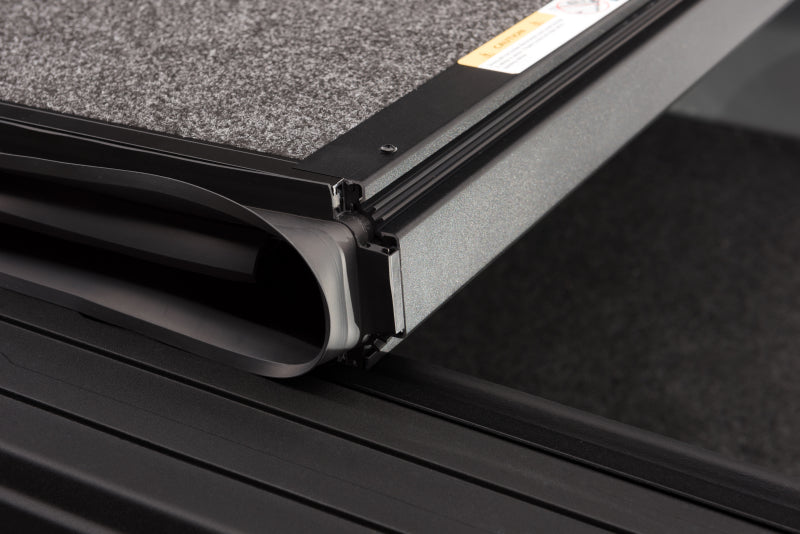 Load image into Gallery viewer, UnderCover 19-20 Ford Ranger 5ft Ultra Flex Bed Cover - Matte Black Finish
