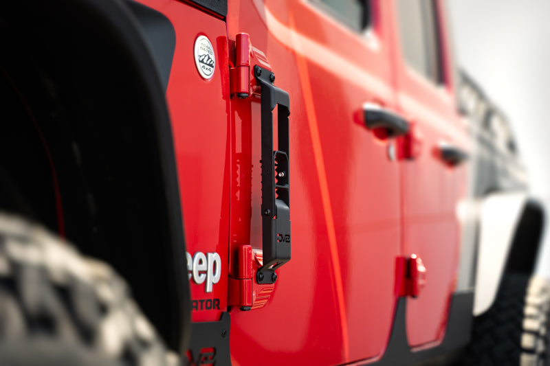 Load image into Gallery viewer, DV8 Offroad 07-23 Jeep Gladiator/Wrangler JT/JK/JL Hinge Mounted Step
