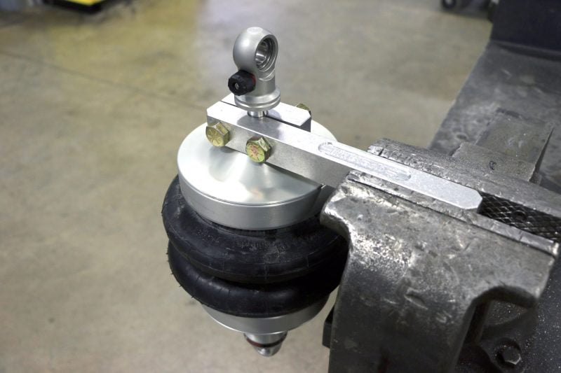 Load image into Gallery viewer, Ridetech Aluminum Clamp for 5/8in Shock Shaft
