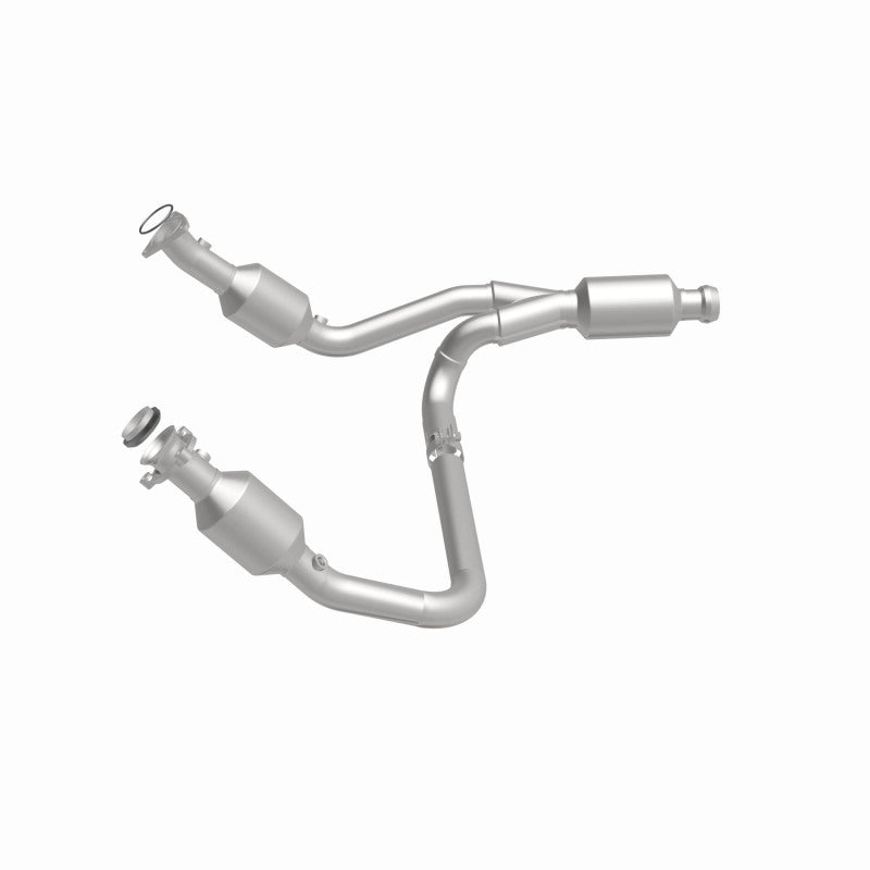 Load image into Gallery viewer, Magnaflow 14-15 Chevrolet Silverado 1500 Underbody 4.3L / 5.3L Direct-Fit Catalytic Converter
