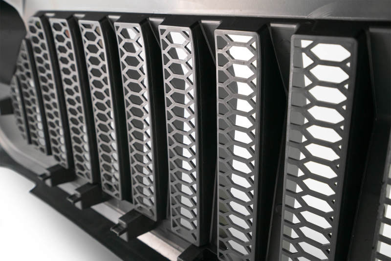 Load image into Gallery viewer, DV8 Offroad 2018+ Jeep JL/ Gladiator Angry Grill
