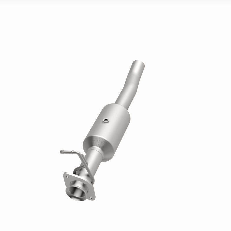 Load image into Gallery viewer, MagnaFlow 16-19 Ford F-650 V10 6.8L Underbody Direct Fit Catalytic Converter
