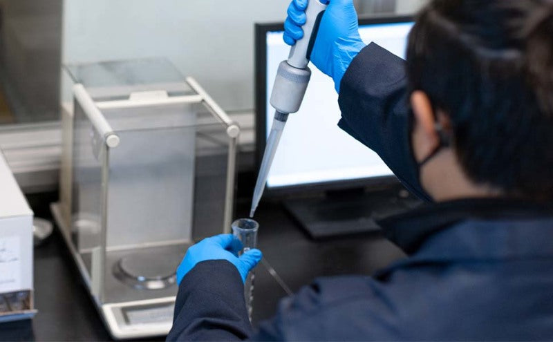 Load image into Gallery viewer, Magnaflow Conv Univ 05-12 Toyota Tacoma L4 2.7L 2.25in Dia 11.25in L Spun Body
