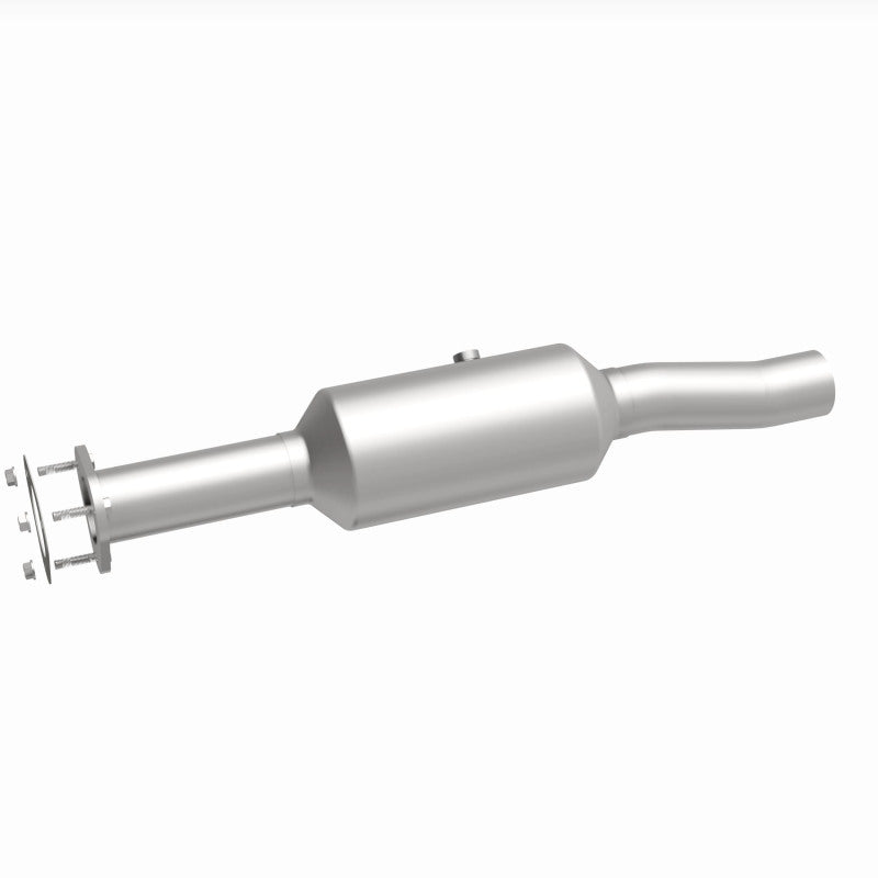 Load image into Gallery viewer, MagnaFlow 16-19 Ford E-450 Super Duty Base V10 6.8L Underbody Direct-Fit Catalytic Converter
