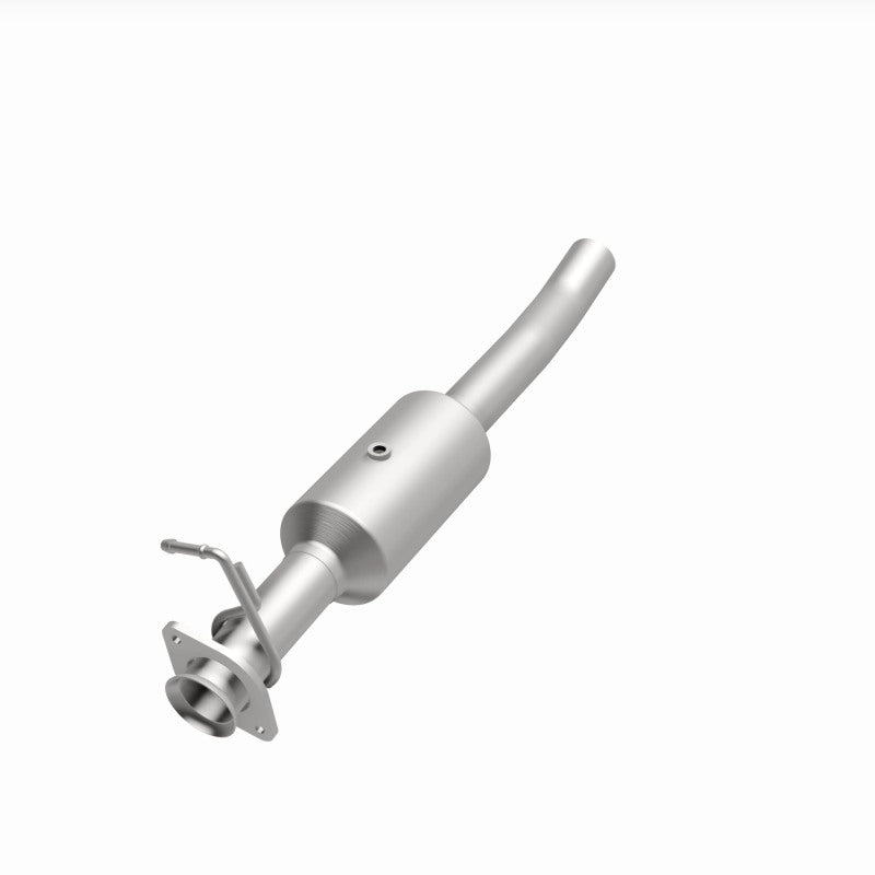 Load image into Gallery viewer, MagnaFlow 16-19 Ford F-650 V10 6.8L Underbody Direct Fit Catalytic Converter
